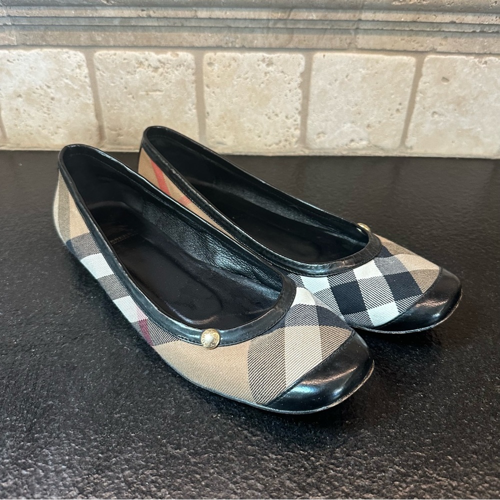 Burberry Flat Shoes